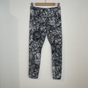 Athleta Floral $109 Elation Textured Stretch Tight Leggings Pants 7/8 Size M